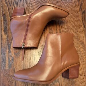 Women’s Able Nikki leather booties, new in box